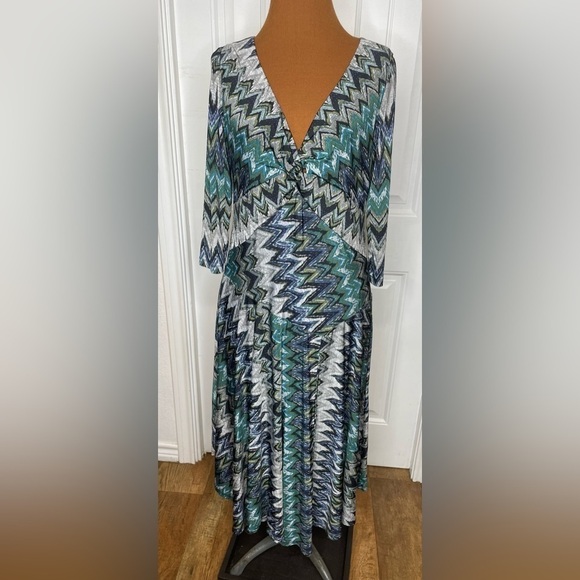 Monroe & Main Dress Zig Zag Long Sleeve Maxi Length Size 8 - Picture 1 of 13